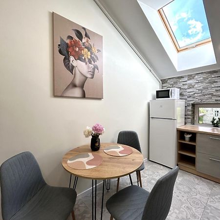 Modern Apartment, 5Mins To Rynok Square Liov Exterior foto