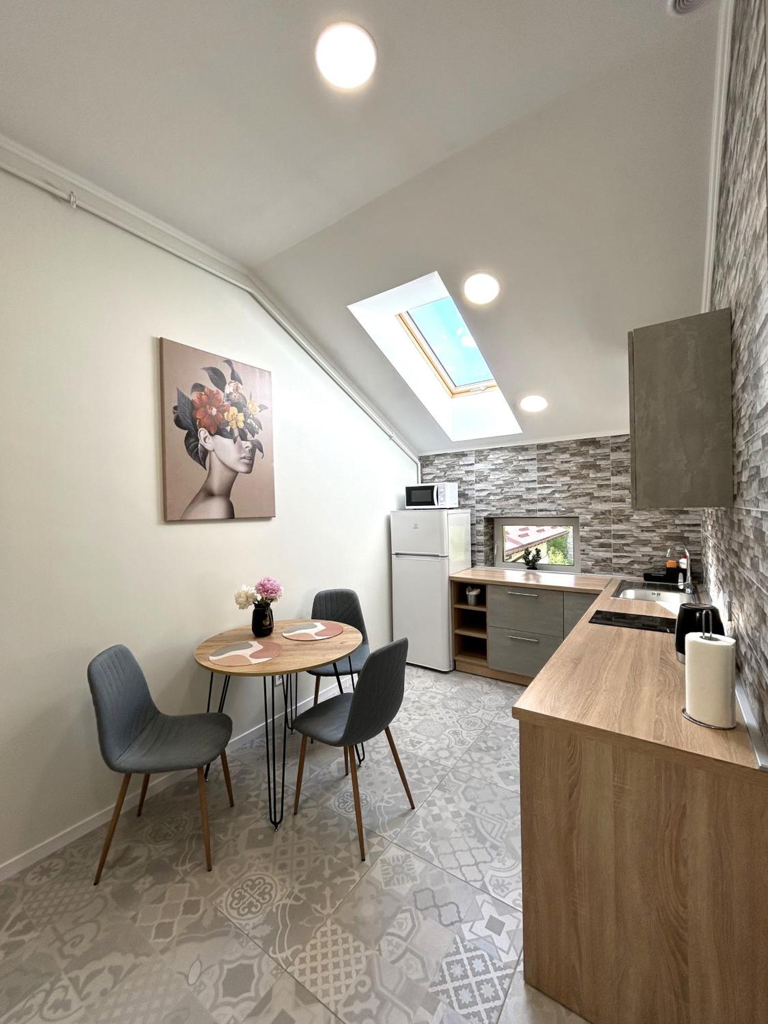 Modern Apartment, 5Mins To Rynok Square Liov Exterior foto